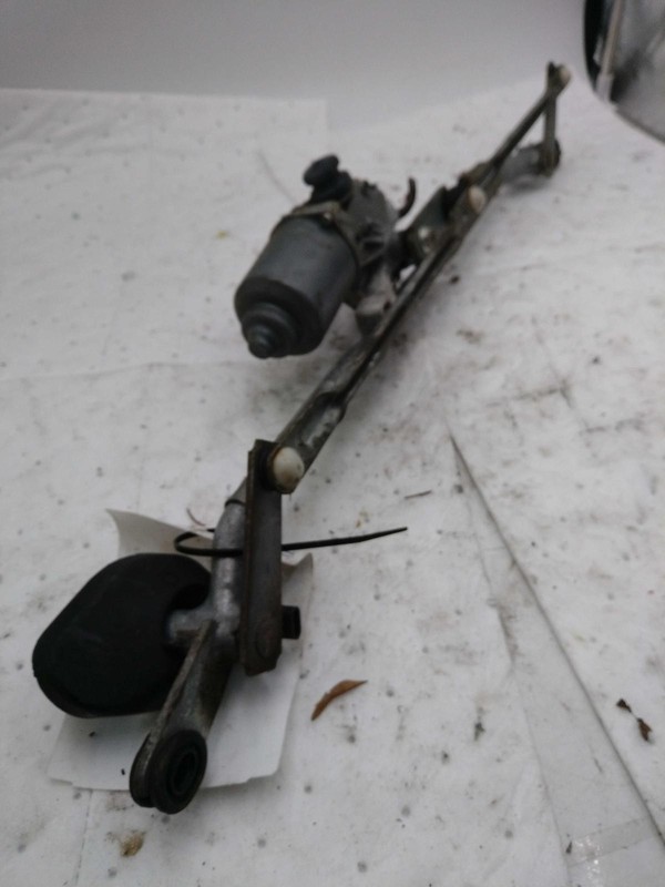 2016 Jeep Compass Wiper Motor OEM 05303827AC, 66000 Miles, Red