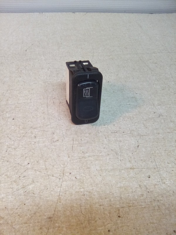 Peterbilt Q27-6031-1B8EEF-1AA1 Mirror Defrost Switch