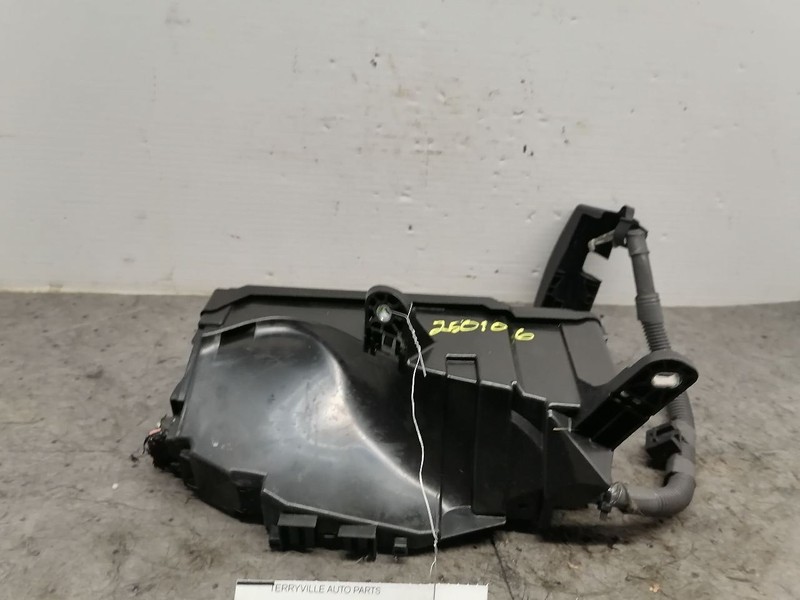Passenger Right Fuse Box Engine Sedan Fits 14-15 LEXUS IS250 1558809