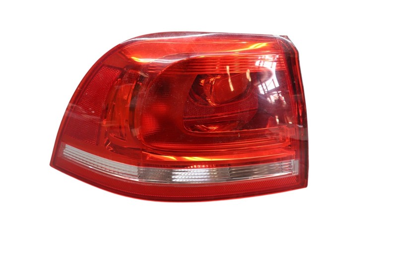11-14 Volkswagen VW Touareg Left Driver Side Outer Tail Light Lamp 7P6945095 OEM