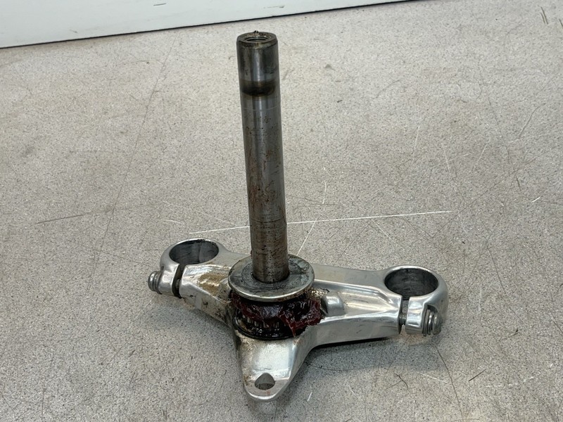 97 Harley Davidson XL 883 Sportster Front Fork Lower Triple Tree Clamp XL883