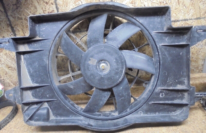 2002 Saturn SC2 SC 2 2001 Engine Cooling Coolant Fan Motor Shroud Panel Radiator