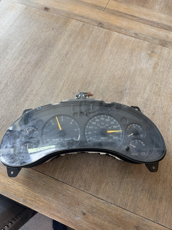 1999 to 2004 GMC JIMMY Cluster Gauge Speedometer MILES 222,577