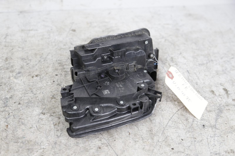 2017 - 2022 BMW 530i 540i G30 FRONT RIGHT SIDE DOOR LATCH LOCK ACTUATOR OEM
