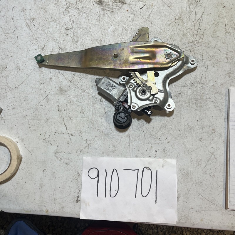 01-07 Toyota Highlander Rear Left Side Door PowerRegulator Motor 85720-32150
