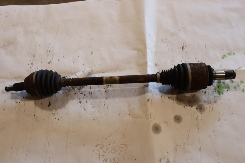 2013-2019 RANGE ROVER AWD REAR RIGHT PASSENGER SIDE AXLE SHAFT CV U JOINT OEM