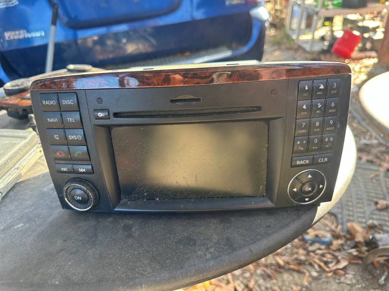 10-12 Mercedes OEM W251 R320 R350 Command Head Unit Navigation Radio CD Player