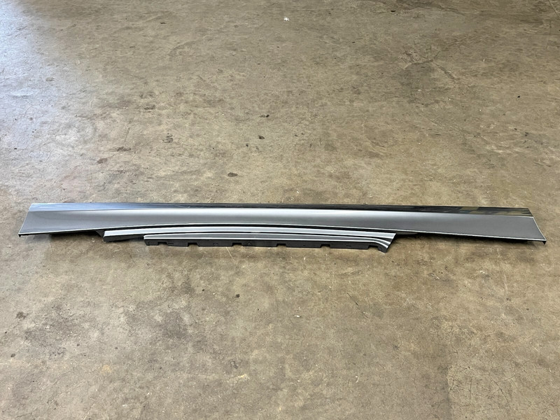 ⭐2008-2013 BMW 128I 135I FRONT RIGHT SIDE SKIRT ROCKER PANEL GRAY OEM LOT2502