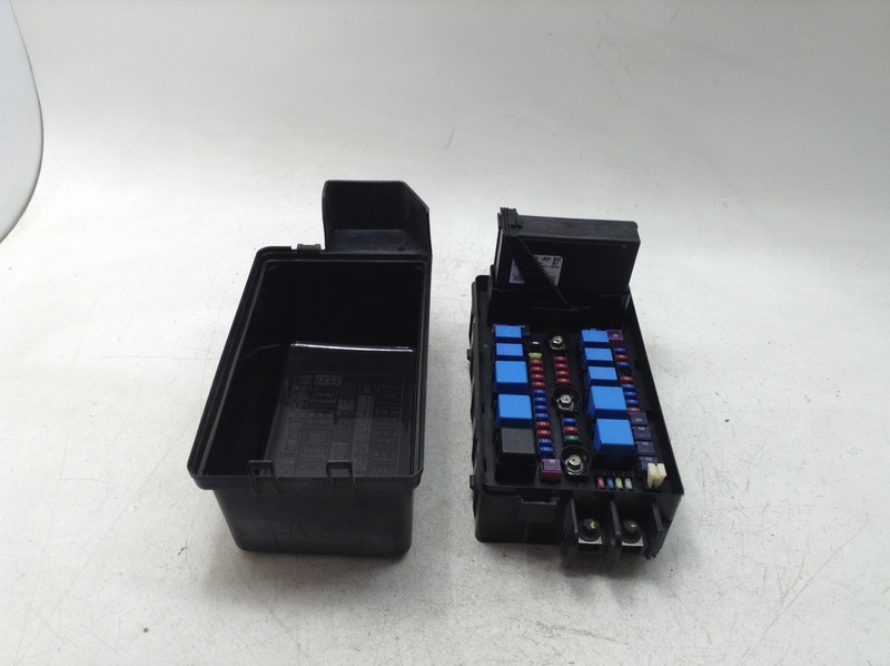 09-14 HYUNDAI GENESIS ENGINE FUSE RELAY JUNCTION BOX OEM