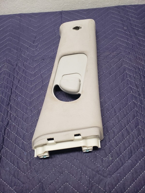 2008-2014 Hyundai Genesis Sedan Passenger Side Seat Belt Cover Trim 85843-3M100