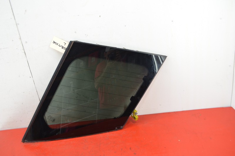 2006-2013 RANGE ROVER SPORT REAR LEFT DRIVER SIDE VENT GLASS OEM