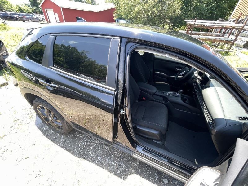 2023 HONDA HR-V RIGHT ROCKER W/POST BLACK PC:NH731P 6K -SPORT- 54325