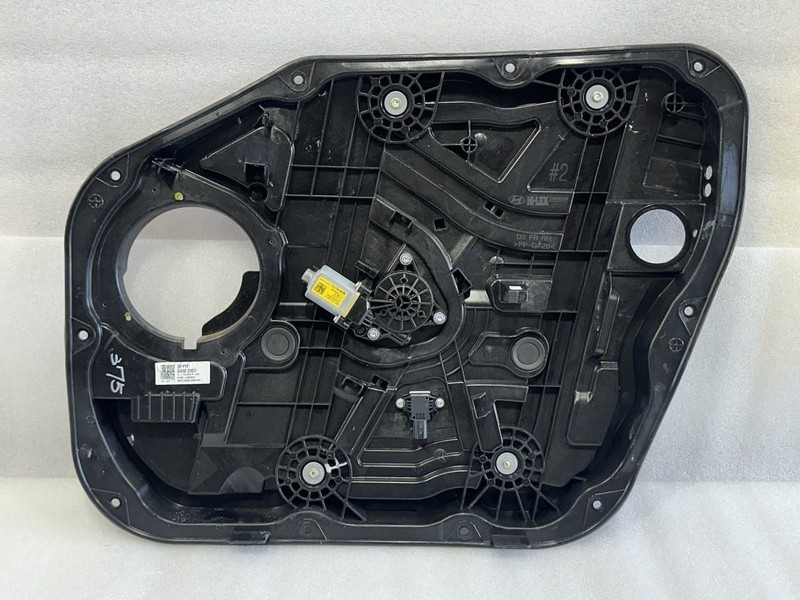 2017-2021 HYUNDAI TUCSON RIGHT PASSENGER FRONT DOOR WINDOW REGULATOR WITH MOTOR