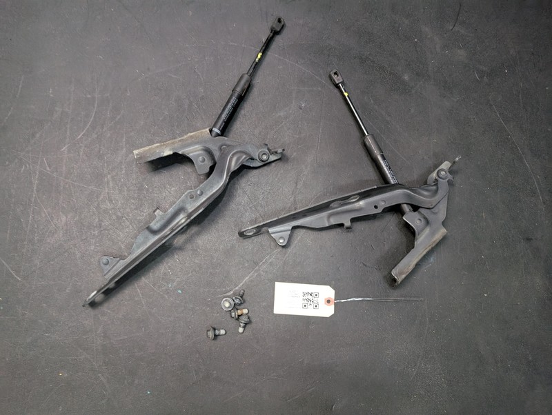 2PC Right & Left Hood Hinges Set 2015 Volvo S60 31385812 2014 2016 2017 2018
