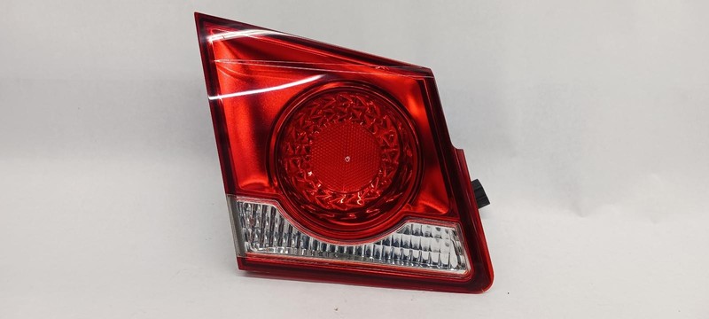 11-'16 CHEVROLET CRUZE Left driver inner Taillight OEM Grade A!