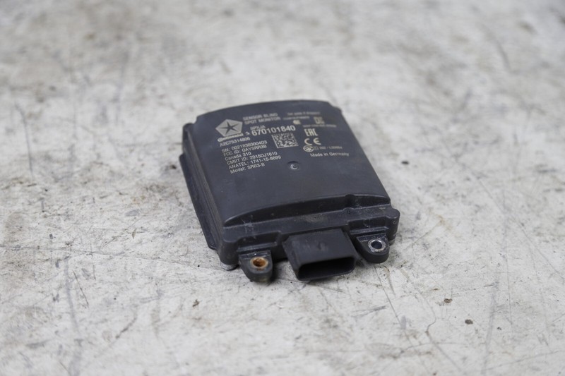 2017 - 2020 MASERATI GHIBLI REAR RIGHT SIDE BLIND SPOT RADAR SENSOR MODULE OEM