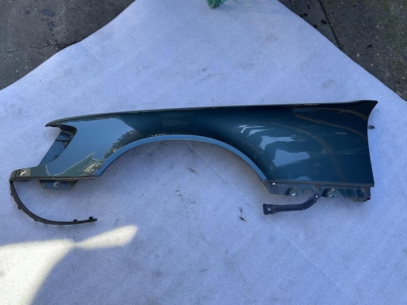1994-1999 MERCEDES S420 S500 S600 S320 W140 LEFT DRIVER SIDE FRONT FENDER GREEN