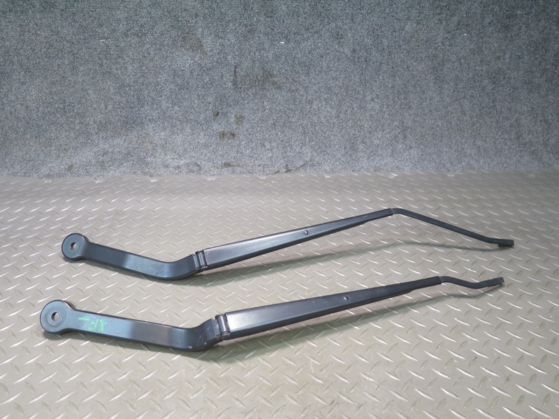 2014-2018 BMW F15 X5 FRONT LEFT & RIGHT WINDSHIELD WIPER ARM SET OF 2