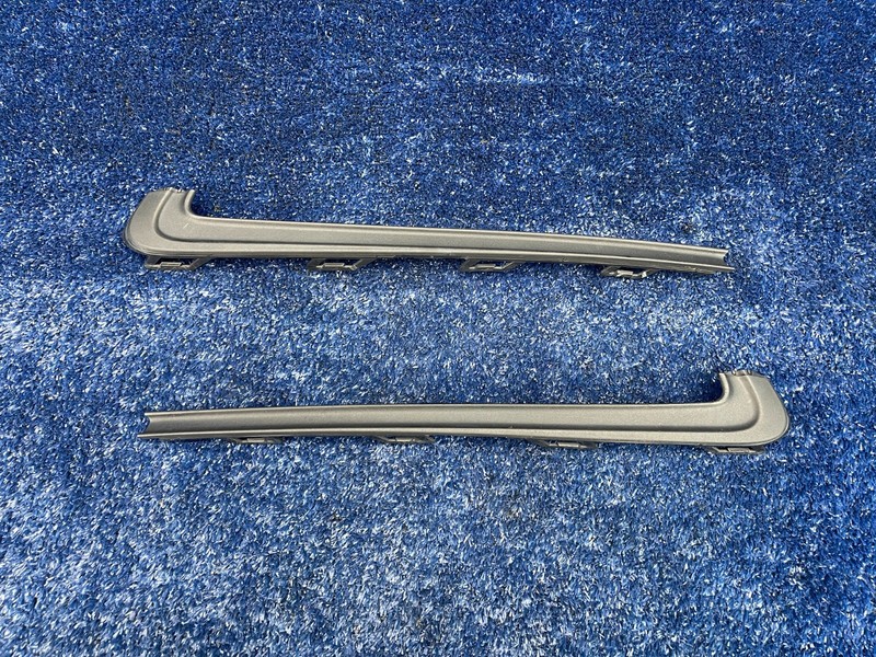2016–19 Buick Cascada Front Bumper Outer Trim Insert LH RH OEM 13369008 13369009