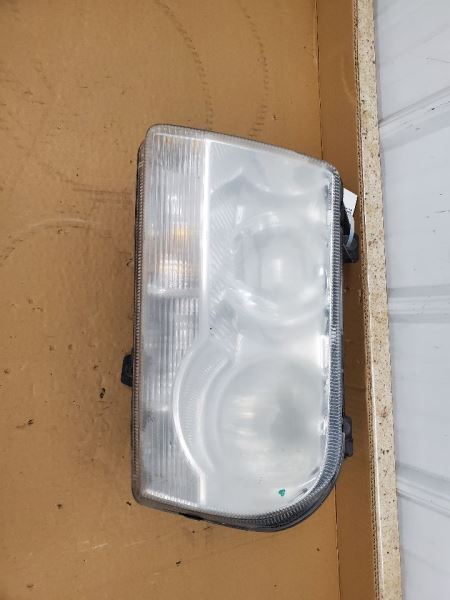 Driver Left Headlight Halogen Without Projector Fits 05-07 300 285167