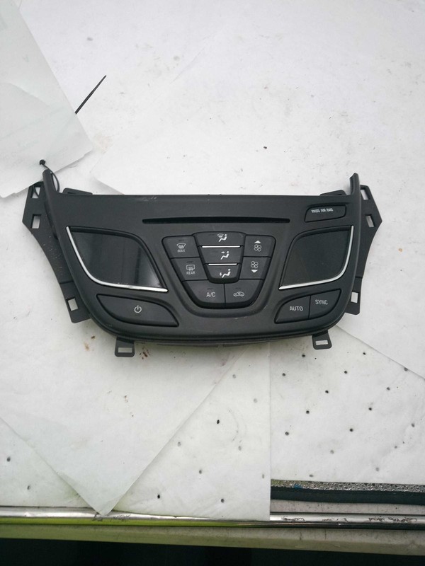 2017 Buick Regal A/C Selector Switch OEM 26202378 121K Miles White
