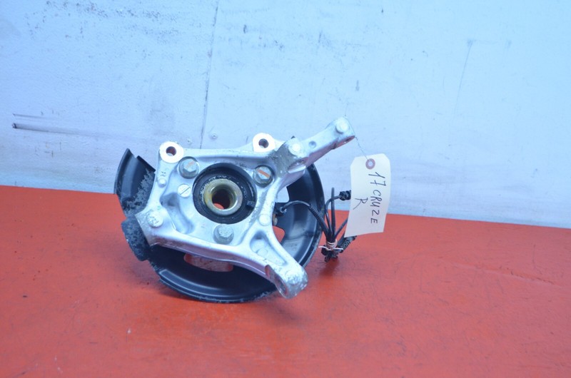 16-19 CHEVROLET CRUZE FWD FRONT RIGHT PASSENGER SPINDLE KNUCKLE HUB BEARING OEM