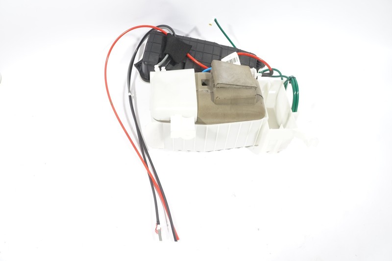 11-13 MERCEDES BENZ S550 W221 Central Door Lock Dynamic Vacuum Pump Assembly OEM