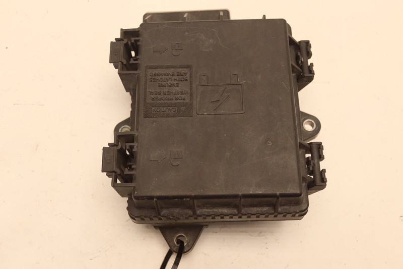 2019-2023 VOLVO VNL 760 FUSE RELAY JUNCTION BOX BLOCK MODULE OEM