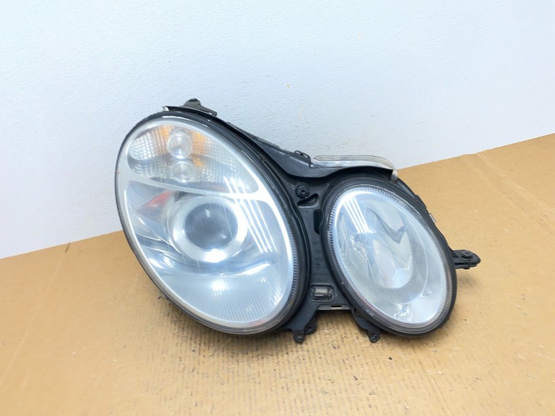 2003-2006 Mercedes E E320 E350 Class Right Passenger Halogen Headlight AE1368 DW