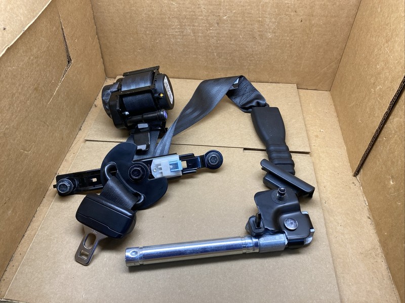 2018-2019 Hyundai Sonata Front Right Passenger Side Seat Belt Seatbelt Retractor