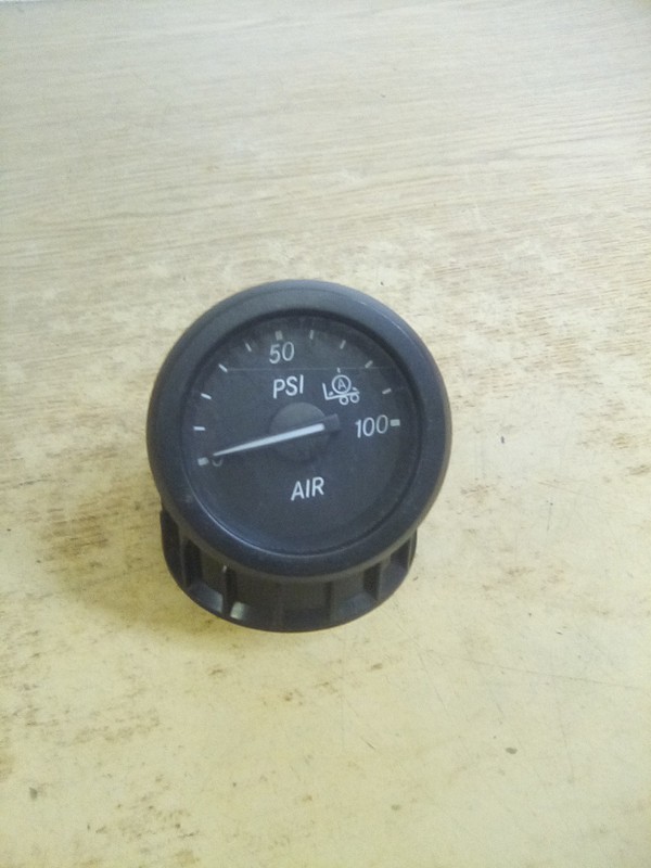 Freightliner Cascadia A22-72357-001 Air Pressure Gauge