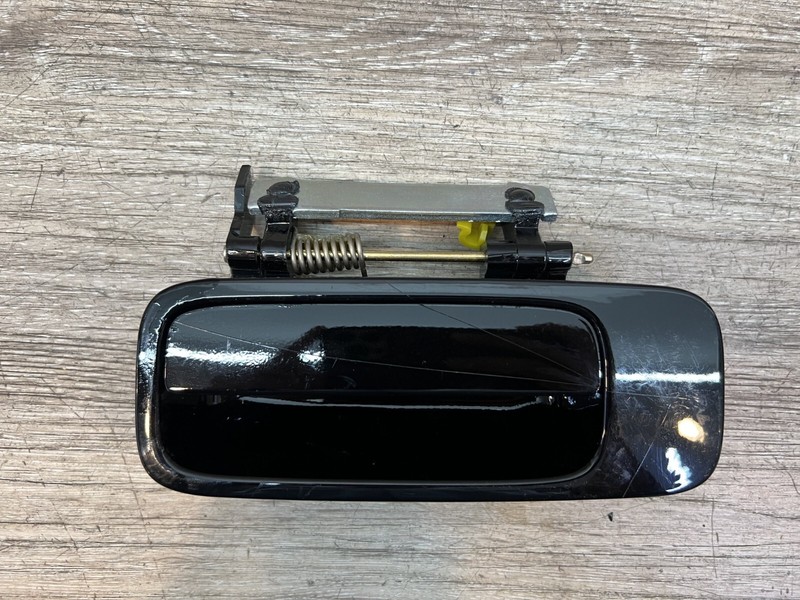 2000-2004 Toyota Avalon Rear Door Outside Handle Assembly Left OEM 69240-AC020