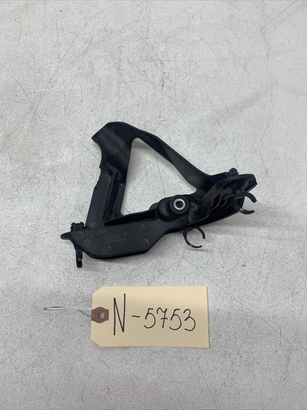 2021-2024 TESLA MODEL S/X REAR LEFT HARNESS GUIDE BRACKET 1420417-00 5753 B48