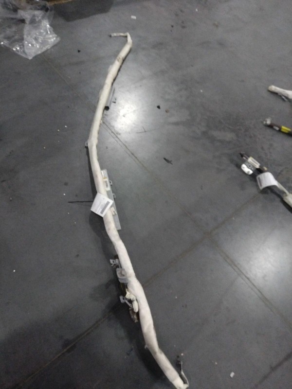 Used Left Curtain Air Bag fits: 2007 Gmc Acadia driver roof Left Grade A