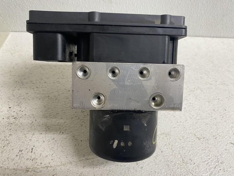 2008 Nissan Titan SE 4x4 ABS Anti Lock Brakes Pump Brake Actuator & Modulator