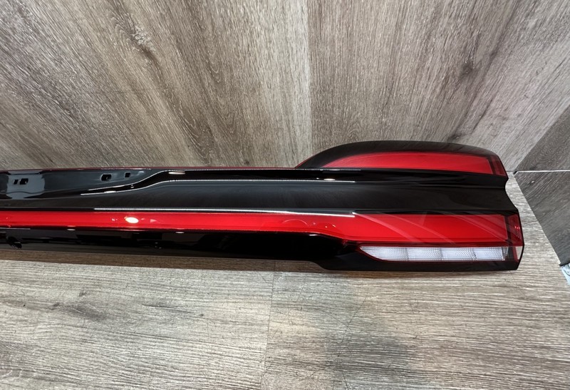 2021-25 CHRYSLER PACIFICA REAR TAIL LAMP BAR OEMPART # 68645935AA