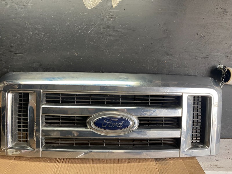 2008 to 2014 Ford Econoline E150 E250 Front Upper Chrome Grill Grille Q0565 DG