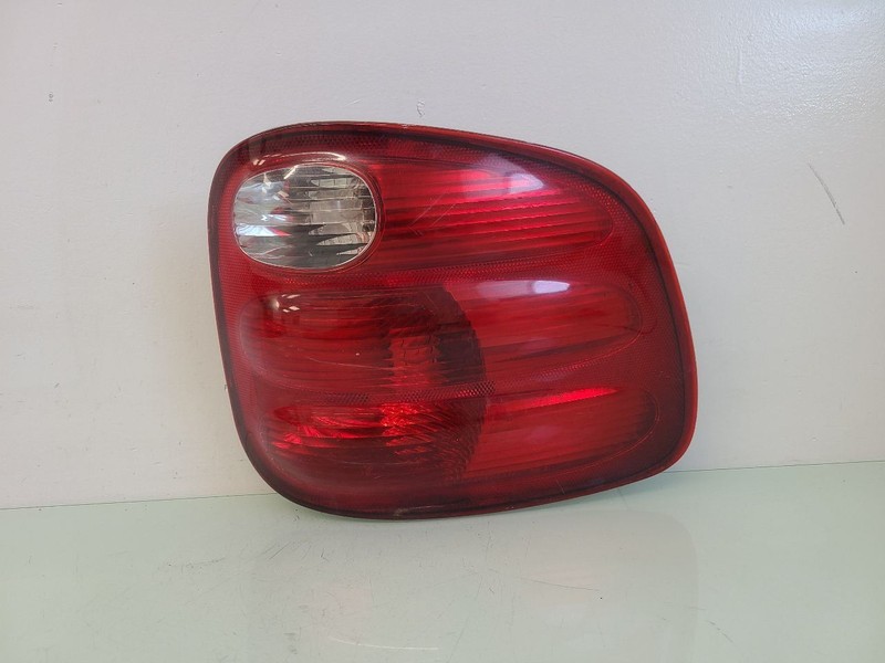 Passenger Tail Light Heritage Flareside Fits 00-04 FORD F150 PICKUP 582450