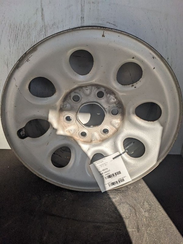 Wheel 17x7-1/2 Steel 8 Hole Painted Opt QV9 Fits 07-14 SUBURBAN 1500 1141051