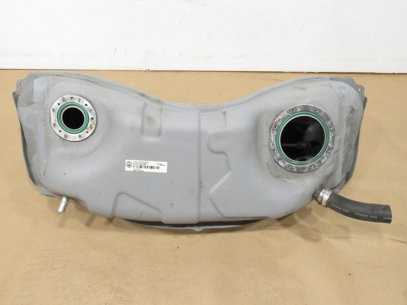 11 12 Fisker Karma 2012 Gas Fuel Gasoline Tank Reservoir@2