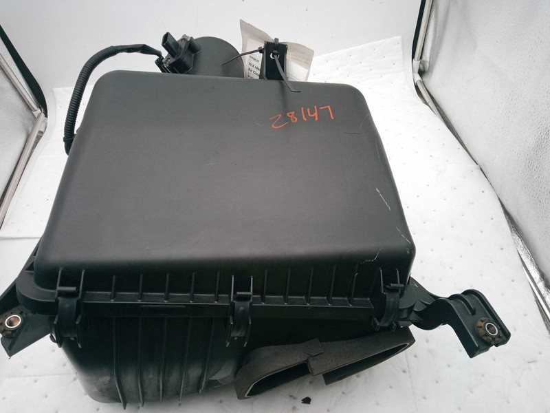 2018 Nissan Armada Air Cleaner Assembly OEM 165001LA0B 115K Miles