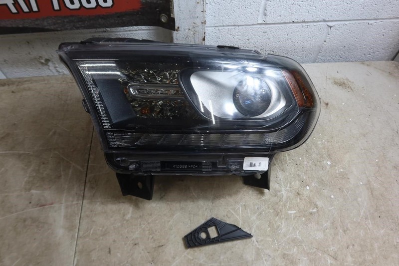 2016-2020 Dodge Durango OEM LH Left Driver Halogen Headlight 68299131
