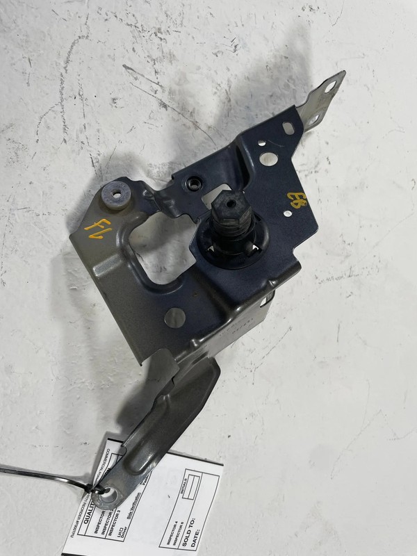 2019-2025 BMW G20 330i XDRIVE FRONT LEFT SIDE FENDER MOUNT BRACKET # 110261