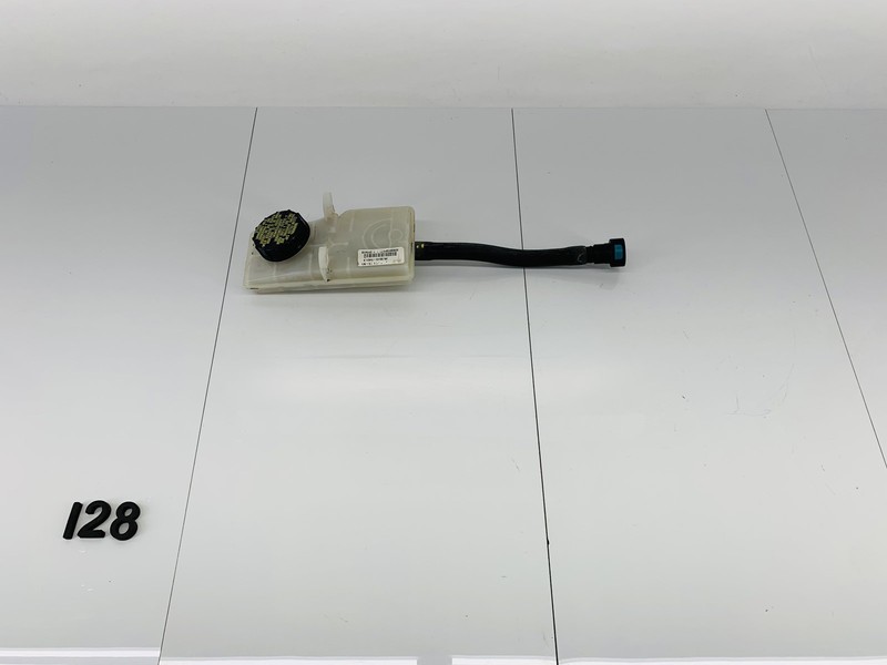 13-19 FORD ESCAPE POWER BRAKE BOOSTER & MASTER CYLINDER FLUID RESERVOIR TANK OEM