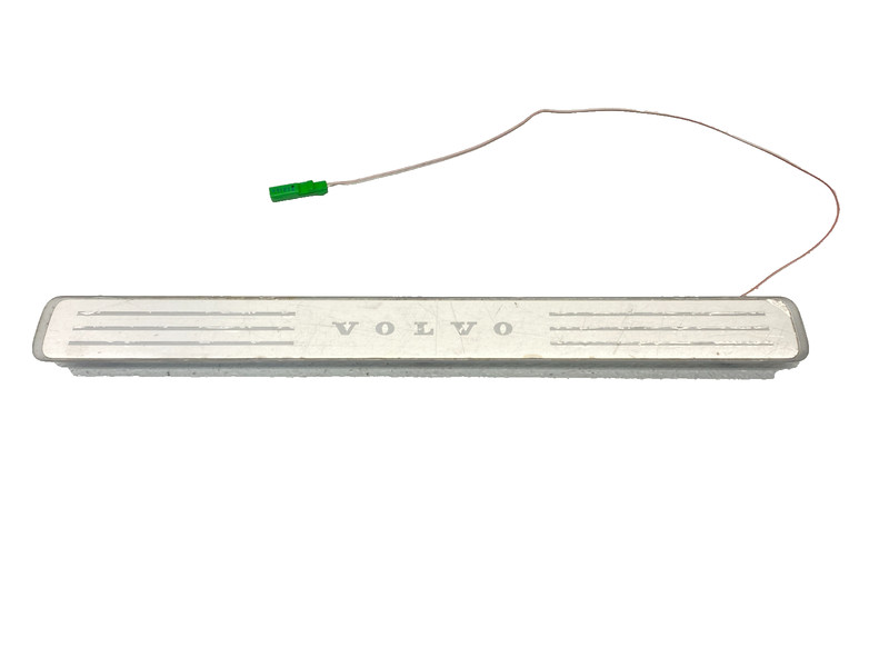 16-23 VOLVO XC90 FRONT RIGHT ILLUMINATED SILL TRIM OEM #A0.56