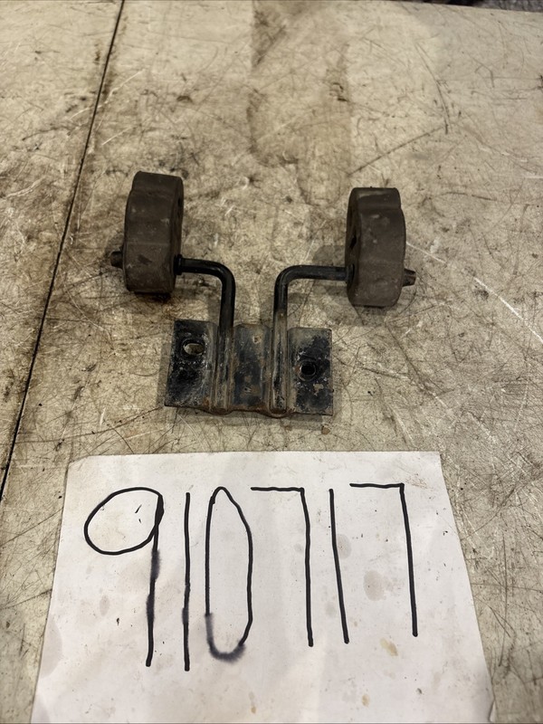 2000-2003 Dodge Durango EXHAUST PIPEHANGER OEM