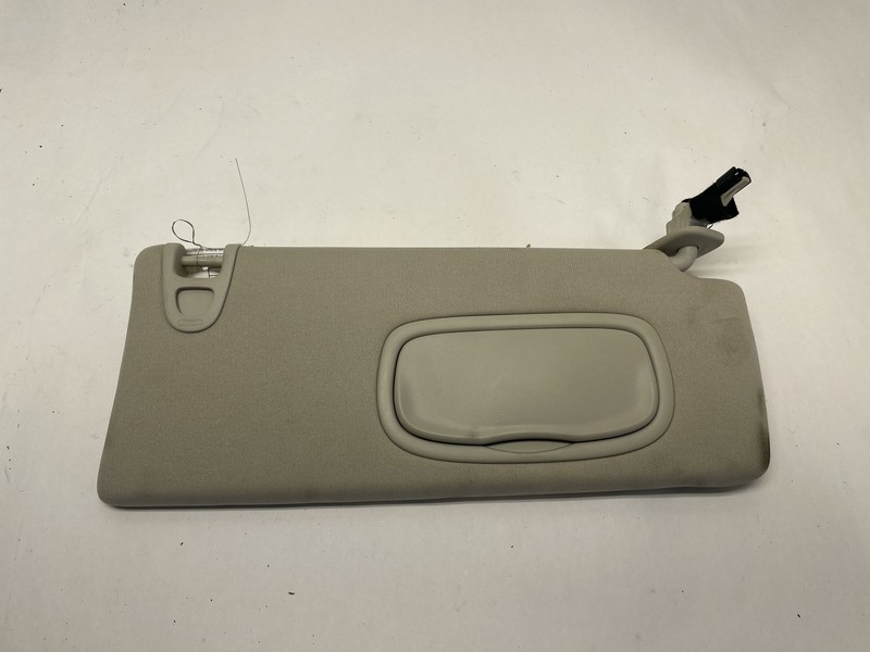 2014-2018 JEEP CHEROKEE SUN VISOR RH RIGHT PASSENGER SIDE SUNVISOR OEM