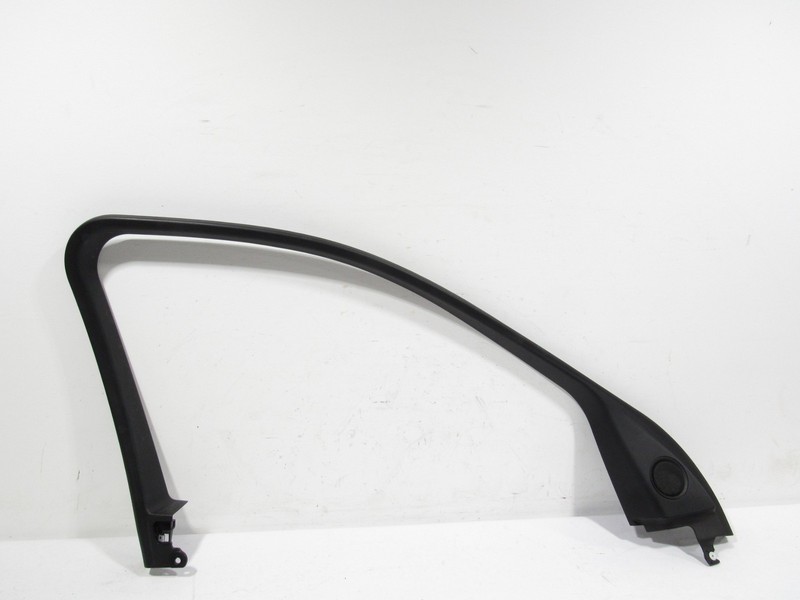 15-19 Land Rover Discovery Sport 2018 L550 Front Left Door Window Frame Cover ;