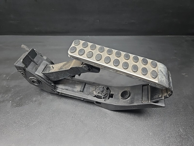 🌌Mercedes R230 SL55 SL500 accelerator gas pedal oem 2303000104🌌