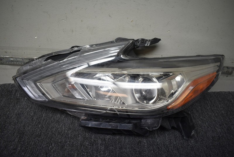 2016-2018 NISSAN ALTIMA LEFT SIDE HEADLIGHT FACTORY OEM